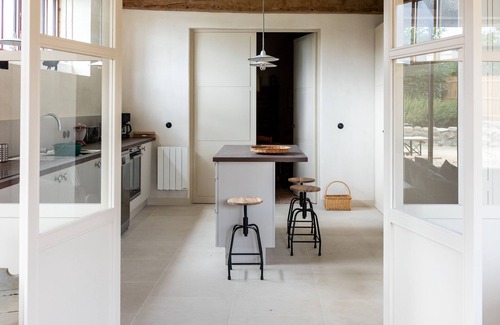 Pont-de-Ruan Cottage | Large gite located in the countryside in a protected environment