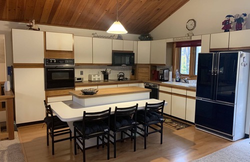 Jackson Ski Chalet | Large Glen chalet near Storyland in the White Mountains, club pool available