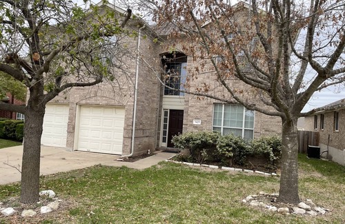 Round Rock House | Large & Gorgeous Home Close to Everything! 7 Beds Great quiet Area
