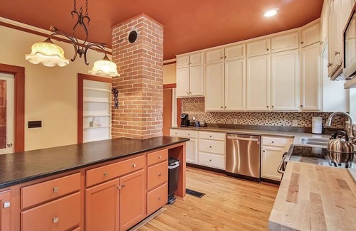 Hinesburg House | Large Greek Revival, spacious inside & out! Close to lakes & ski mountains!