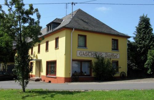 Ammeldingen bei Neuerburg House | Large group house beautifully located in Eifel