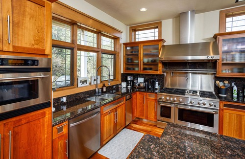 Fish Creek House | Large Group Luxury condo in the heart of Fish Creek