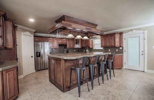 Luling Other | Large Group Ranch Retreat 4 Houses 45 Acres Pool Sleeps 40