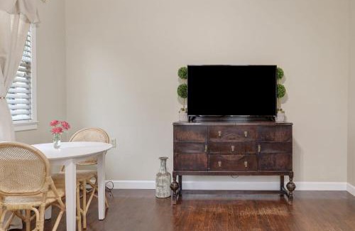 New Iberia House | Large Groups Welcome - 2 Homes Next Door