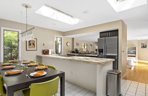 Northwest Harbor House | Large heated pool, games room, private bay beach access, gardens, kid-friendly