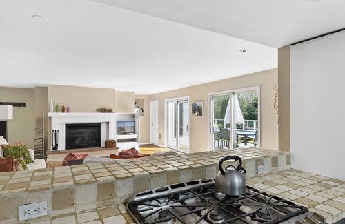 Northwest Harbor House | Large heated pool, games room, private bay beach access, gardens, kid-friendly