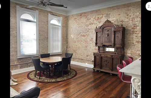 Crowley Apartment | Large Historic downtown apartment with a view