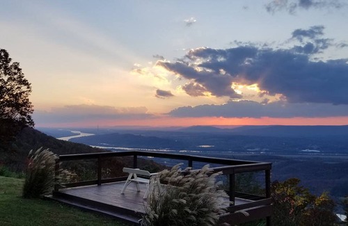 Bryant House | Large Historical Alpine House near Chattanooga