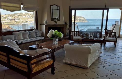 Agii Apostoli Apartment | Large holiday flat directly above the sea with beach access in Agii Apostoli, Eu