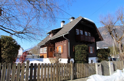 Fellbach House | Large holiday home with sauna and garden
