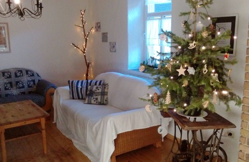 Udler House | Large holiday home - single use - free wifi