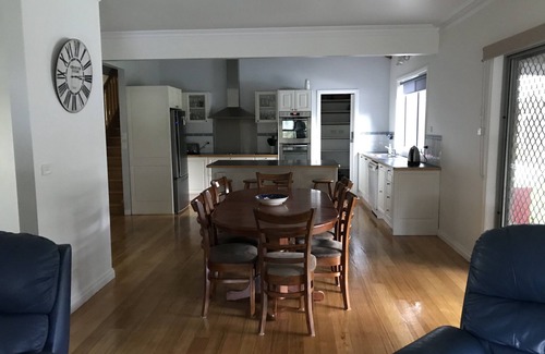 Cashmore House | Large holiday house , Pet dog friendly, secure boat parking off road