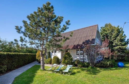 Bobolin House | Large holiday house with terrace, Bobolin
