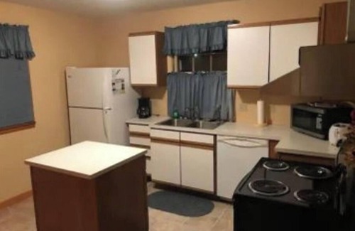 Agra House | Large home 2 living rooms, 4 bedrooms. Near lakes and great hunting and fishing.