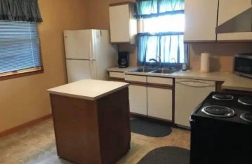 Agra House | Large home 2 living rooms, 4 bedrooms. Near lakes and great hunting and fishing.