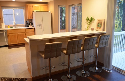 Beaverton House | Large Home for Groups+Relaxing Near Intel/Nike