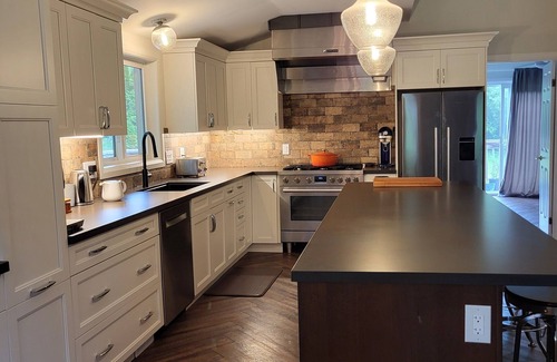 Flesherton House | Large Home in Beaver Valley, near beach and Bruce Trail