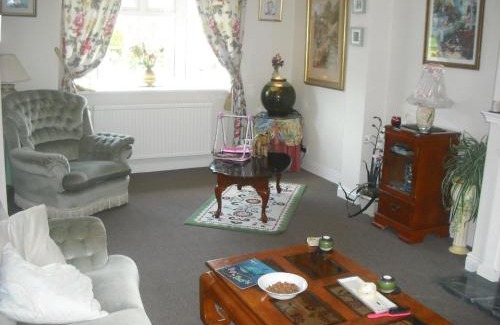 Collingham House | Large home in prime location for all of Yorkshire