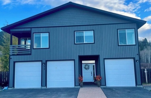 Alpine House | Large Home Located In Alpine