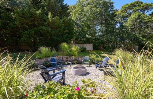 Chatham House | Large Home w Fire Pit and Dogs Welcome