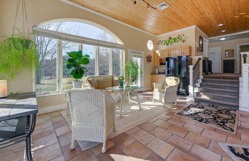 Wisconsin Dells House | Large Home w/Indoor Basketball Court + Game Room!