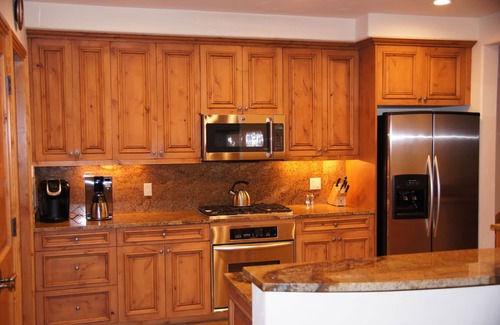 Highland Meadows House | Large home with 2 living spaces and a loft! Close to mountain and stores.