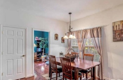 Weaverville House | Large home with country front porch 10 mins to Asheville, Buncombe County