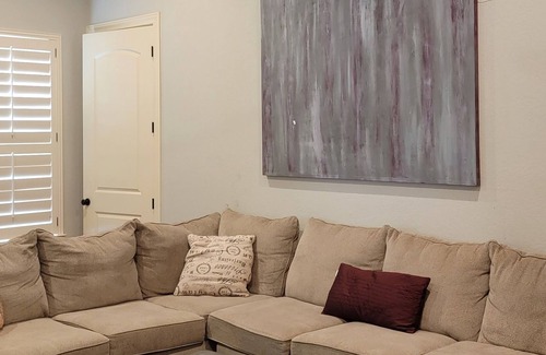 Hondo House | Large Home with Private Guest House