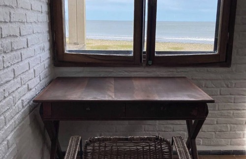 Las Flores Cottage | Large house in front of the sea
