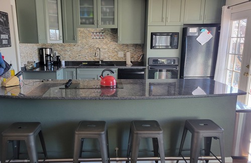 Palisade House | Large House alongside the River w/Beautiful Views & well-appointed interior.
