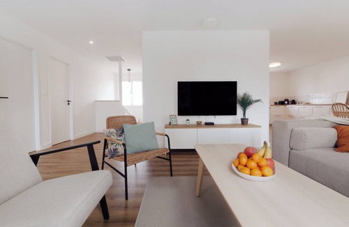 Nieul-sur-Mer House | Large house & annex, close to La Rochelle