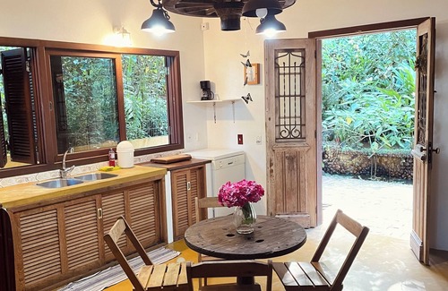 Florianopolis House | Large house on the edge of the lake, right on the sand. Privacy and comfort for up to 6