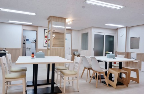 Bucheon House | Large house for families with a small movie theater