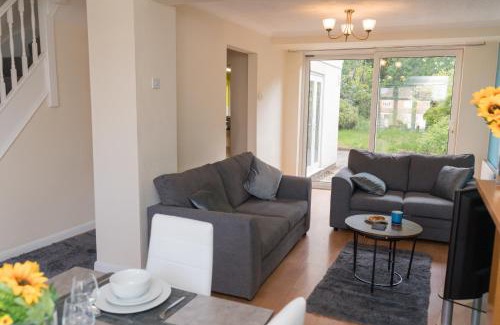 Olton House | Large House Free Parking