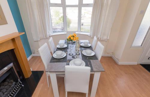 Olton House | Large House Free Parking