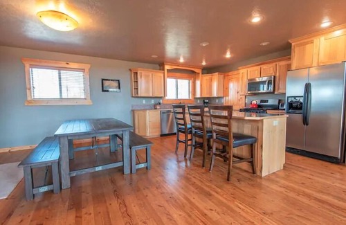 Victor House | Large House, Hot Tub, and Views