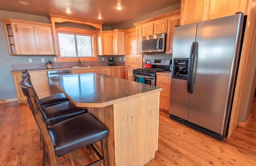 Victor House | Large House, Hot Tub, and Views