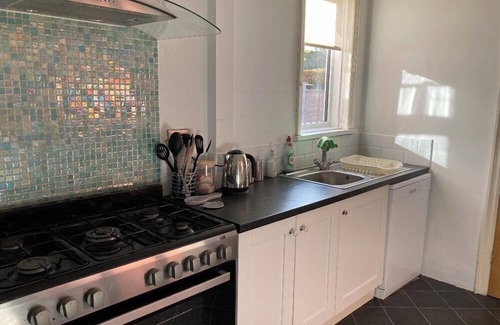 South Cliff House | Large House in Scarborough near the beach, Large Garden & 7 seat Hot Tub