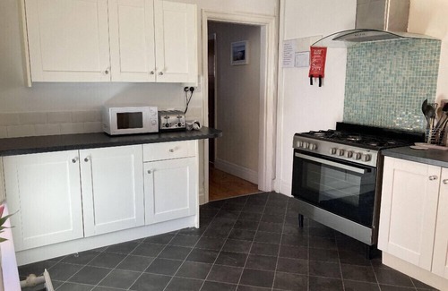 South Cliff House | Large House in Scarborough near the beach, Large Garden & 7 seat Hot Tub