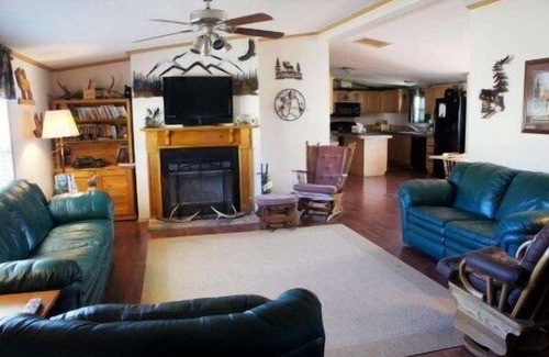 Eagle Nest House | Large House, Lake and Mountain Views ~ Angel Fire Ski Resort