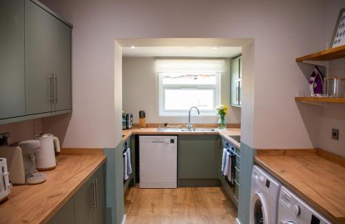 Shelsley Beauchamp House | Large House Near Racecourse, City & Uni