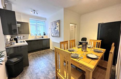 Beaufort House | Large house on the edge of the Brecon Beacons