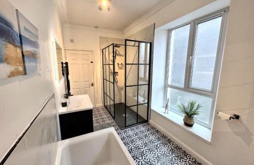 Beaufort House | Large house on the edge of the Brecon Beacons