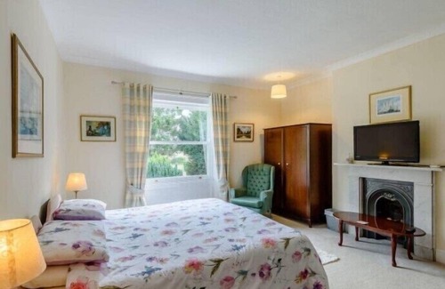 Ulceby Other | Large House with Garden & Outdoor Furniture - Ideal for Families & Dog Friendly