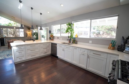 University City House | Large House with Jacuzzi, Sauna, Ping pong, Large yard - 6 minutes to Beach