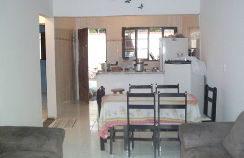 Peruibe House | Large house with pool and barbecue, 4 parking spaces, total security.