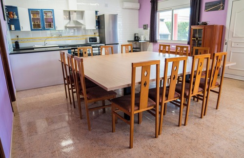 Cubelles Villa | Large house, with pool, barbecue, garden, wifi 1500 meters from sandy beach