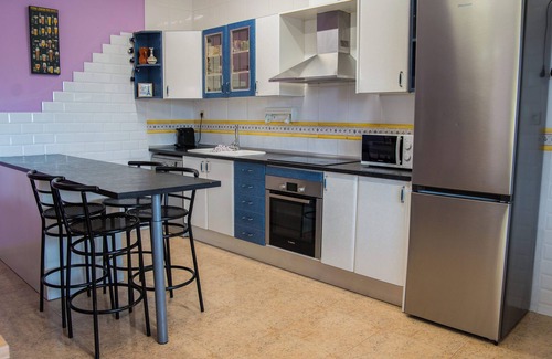 Cubelles Villa | Large house, with pool, barbecue, garden, wifi 1500 meters from sandy beach