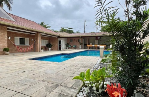 Balneario Praia do Pernambuco House | Large House With Pool Guaruja