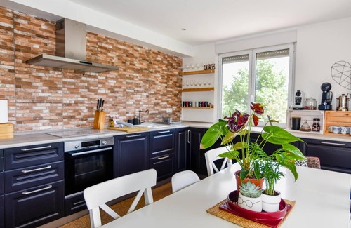 Puente Viesgo Villa | Large house with swimming pool